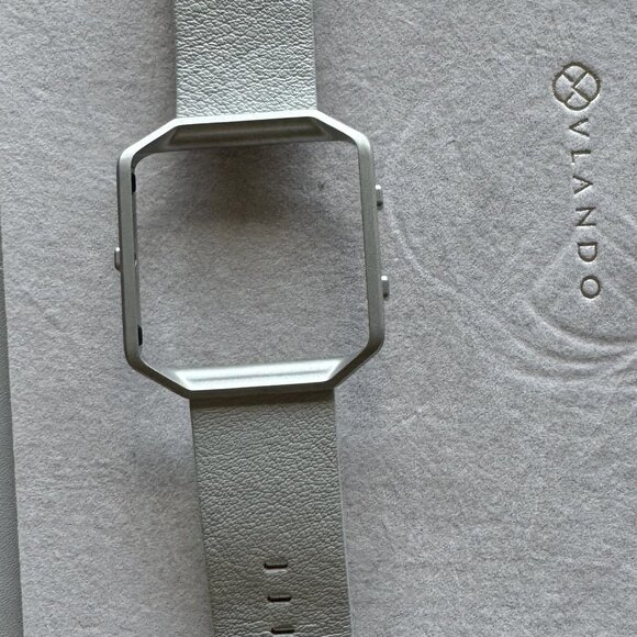 Fitbit grey leather accessory band and frame with original box- size small - Picture 2 of 2